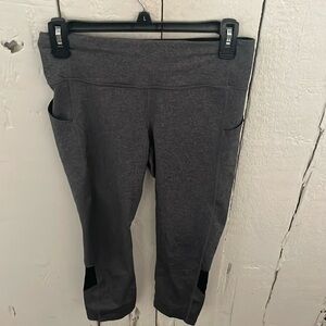 Lululemon cropped leggings, size 6.